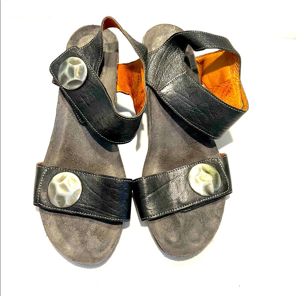 Taos Carousel 2 Black Sandals
